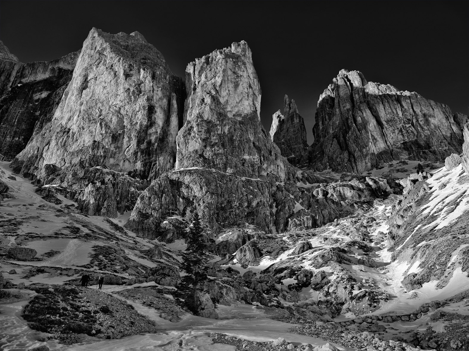 Catinaccio in Inverno fotografato salendo dal Rifugio Gardeccia verso il Rifugio Vajolet-DSCF1059