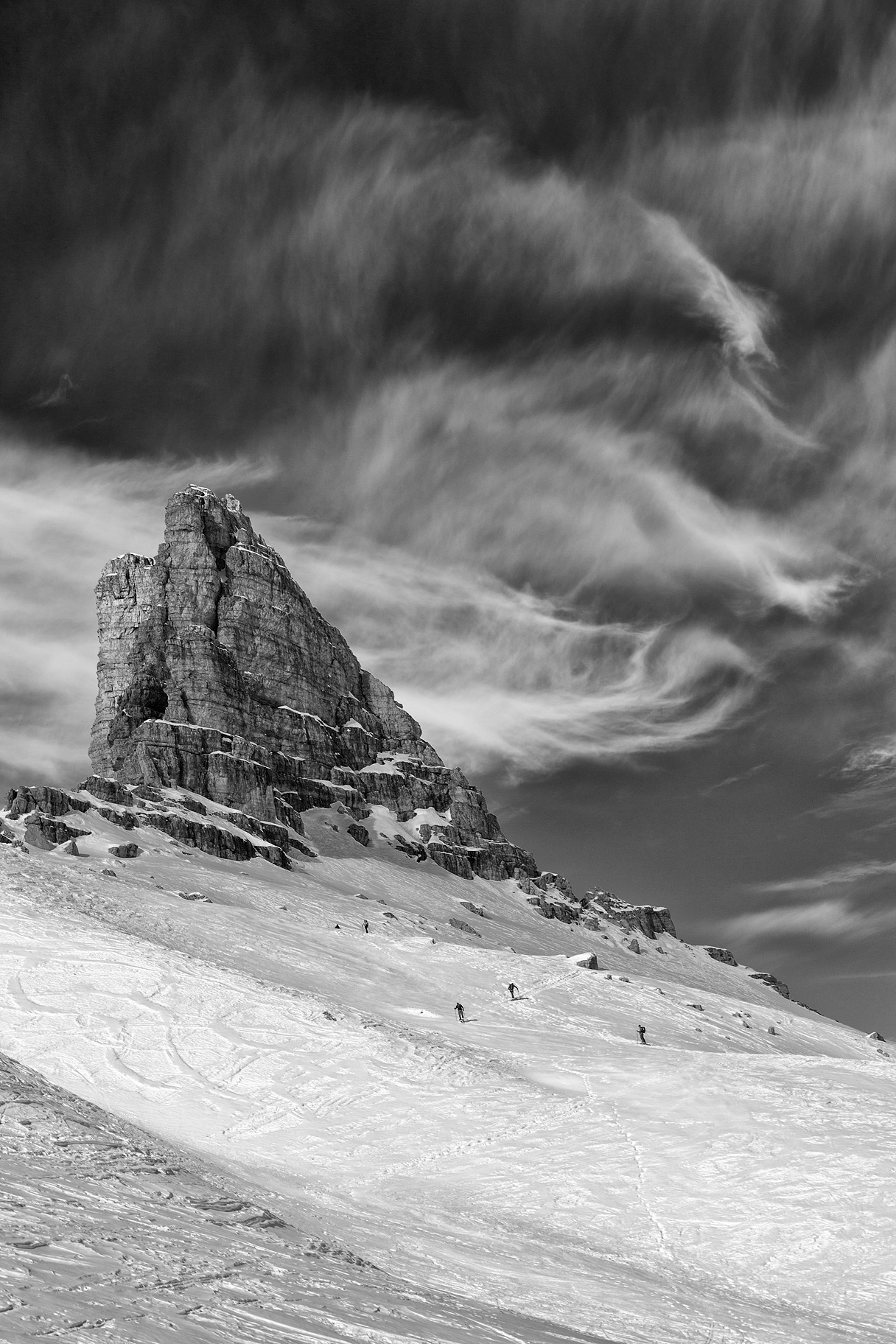 Torre di Toblin  (Dolomiti di Sesto) con sci alpinisti IMG_2092