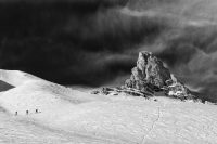 Torre di Toblin  (Dolomiti di Sesto) con sci alpinisti IMG_2085